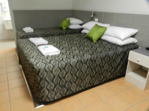 Golden Palms Motor Inn