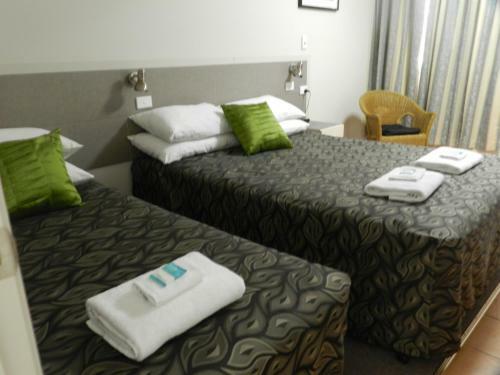 Golden Palms Motor Inn
