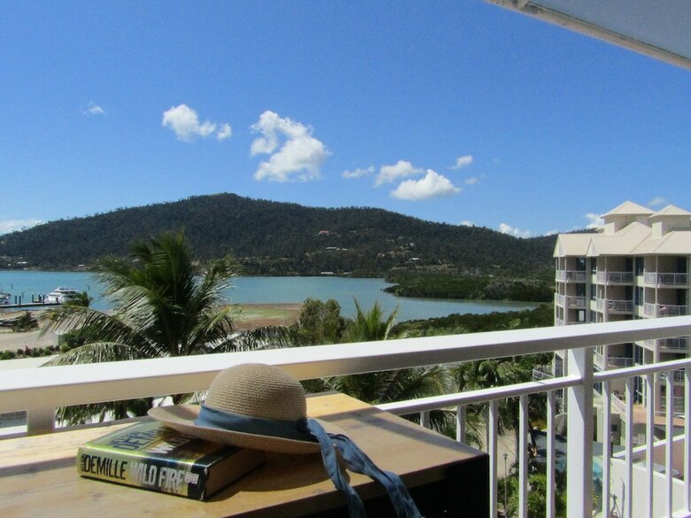 Aparthotel Coral Sea Vista Apartments