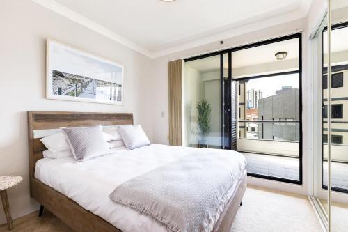 Surry Hills Fully Self Contained Modern 1 Bed Apartment (1012elz)