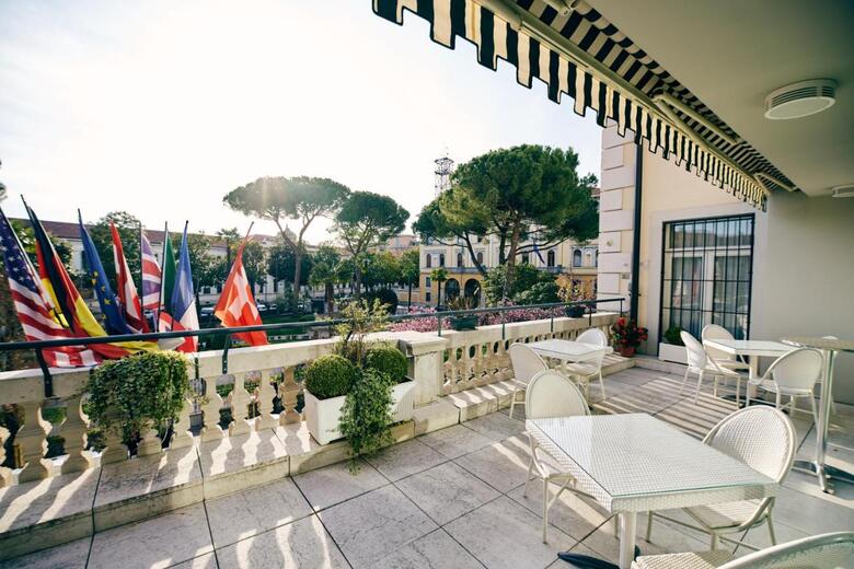 Ambassador Palace Hotel