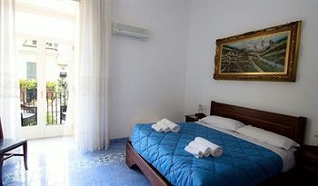 Bed & Breakfast Domus Sorrento