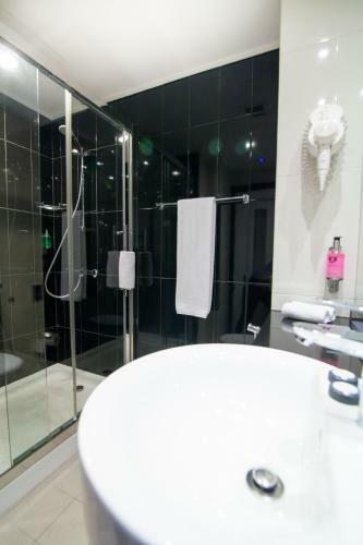 Holiday Bahrain Hotel