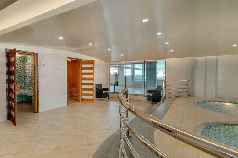 Aparthotel Ramada Hotel And Suites Amwaj Islands