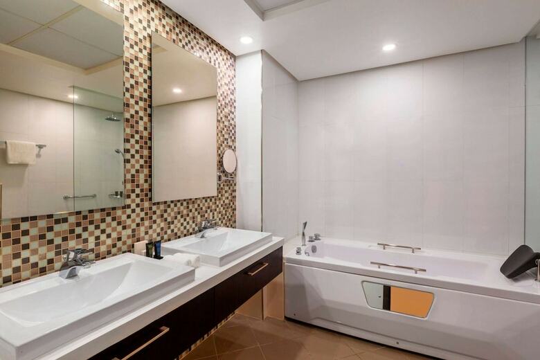 Aparthotel Ramada Hotel And Suites Amwaj Islands