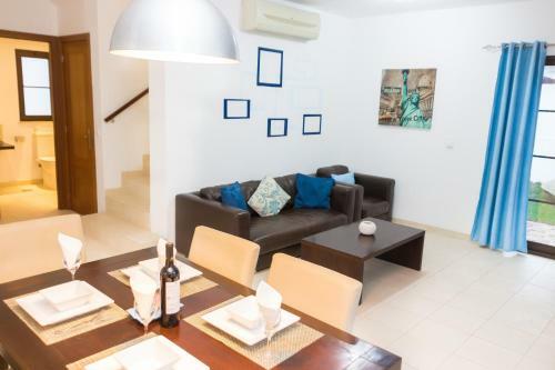 Private Villa With Pool On Tortuga Beach Resort
