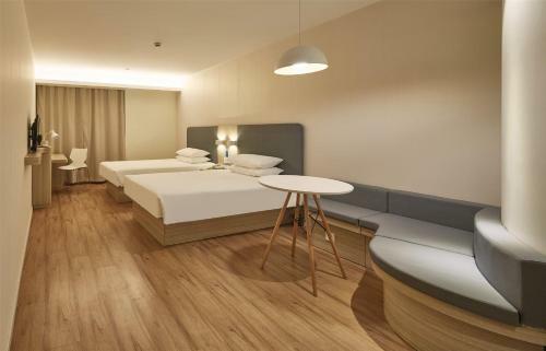 Hanting Hotel Huaibei Guogou Plaza