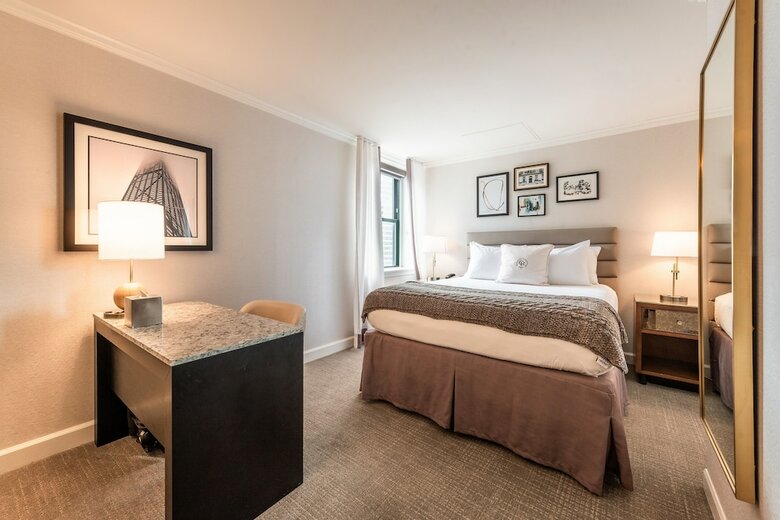 Hotel Indigo Chicago Gold Coast