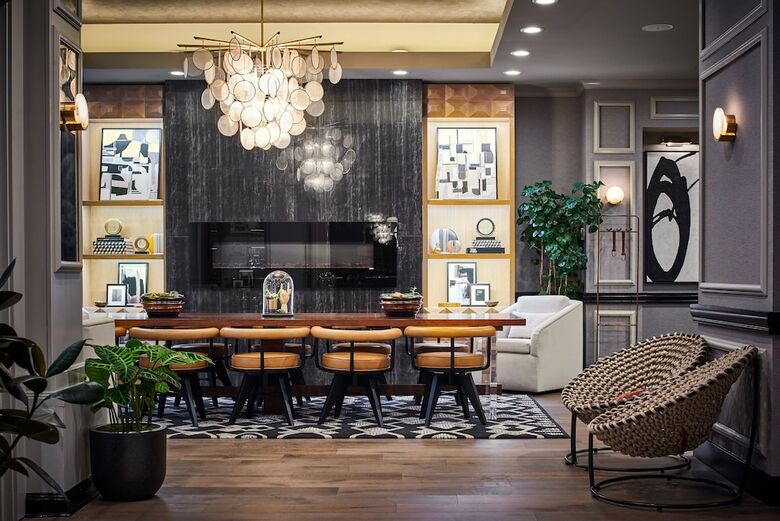 Hotel Indigo Chicago Gold Coast