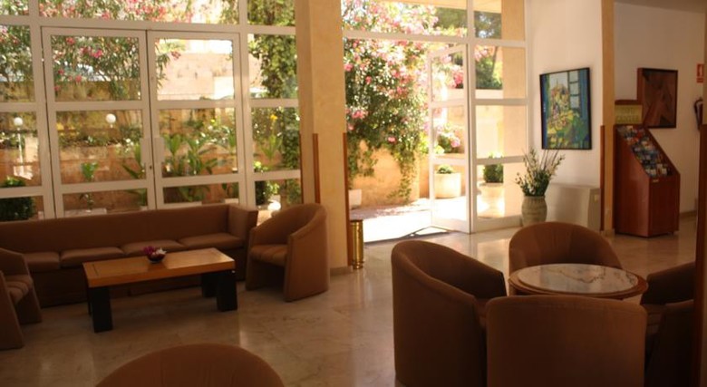 Hotel Tora