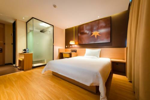 Iu Hotel Shenyang Railway Station Sk Transfer Center