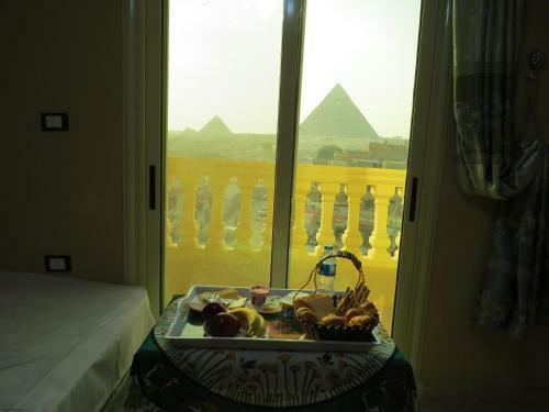 Albergue Mena Inn Pyramids
