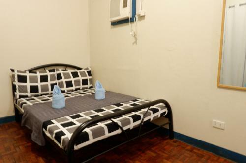 Country Living Hostel - Tagaytay Center