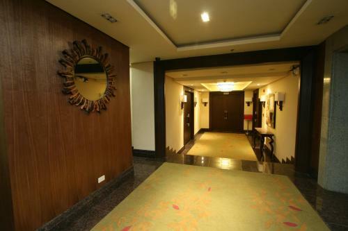 Crown Regency Hotel Makati