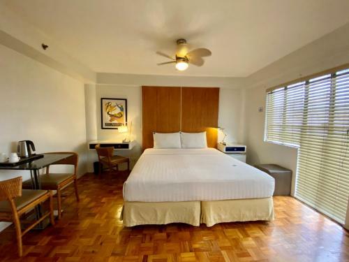 The Clipper Hotel