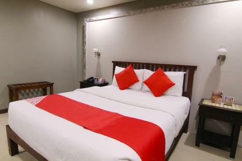 Artina Suites Hotel