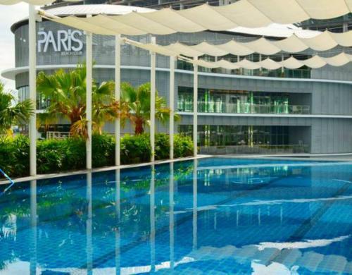 Hotel Azure Paris Hilton Beach Club