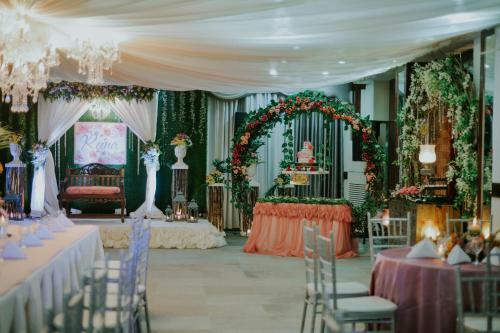 Hotel Reyna's The Haven & Gardens