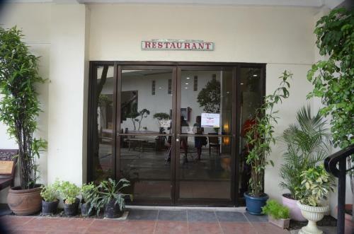 Hotel Reyna's The Haven & Gardens