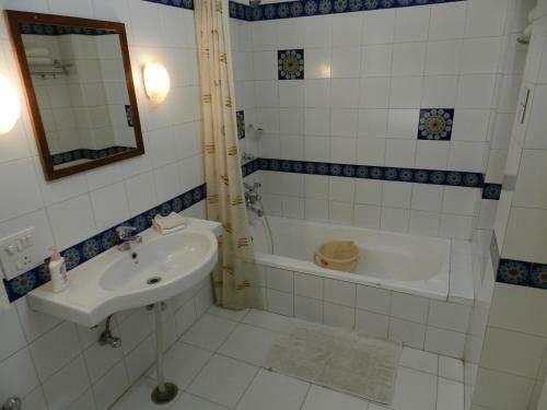 Hotel Arya Niwas