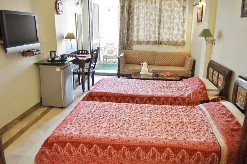 Hotel Arya Niwas