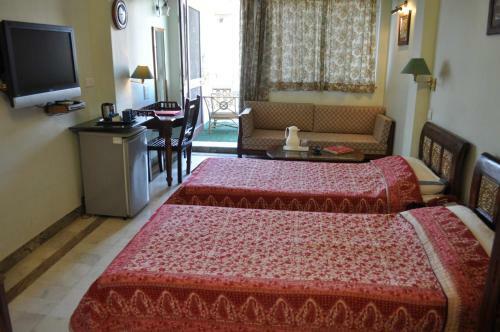 Hotel Arya Niwas