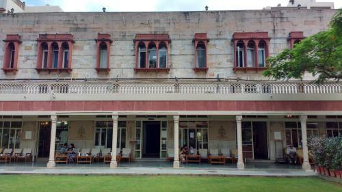 Hotel Arya Niwas