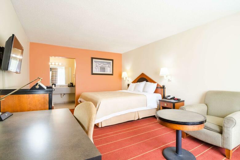 Hotel Quality Inn & Suites
