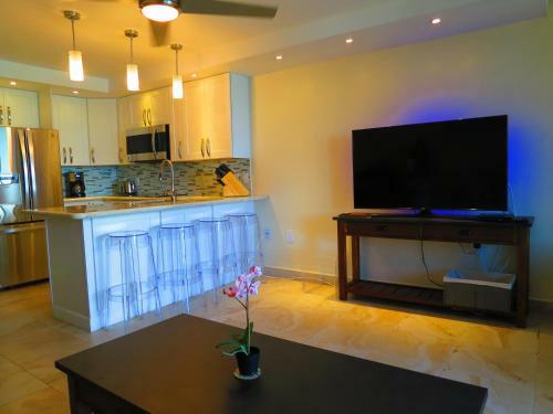 Hotel 2br Luxury Beachfront Duplex Villa On Sapphire Beach III