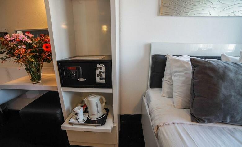 Hotel Cc