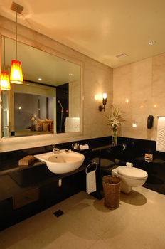 Hotel Taj West End