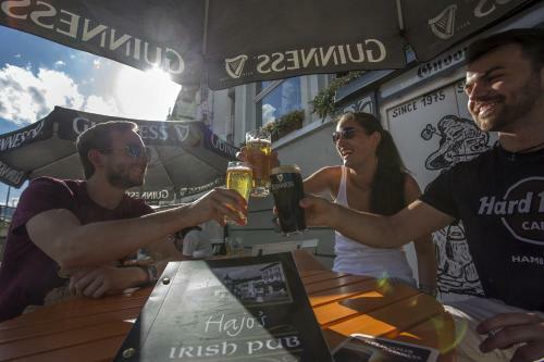 Hajo�s Germania Lodge & Irish Pub