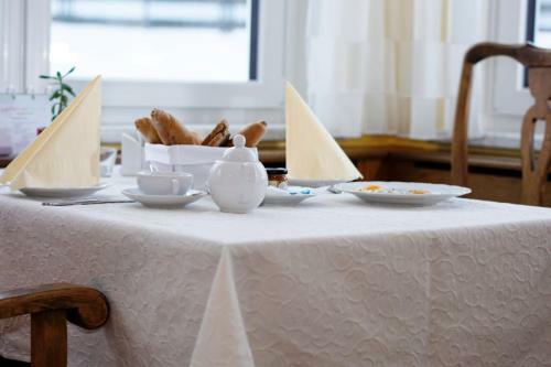 Doris Musill's Lebensfreude Hotel Caf�-restaurant
