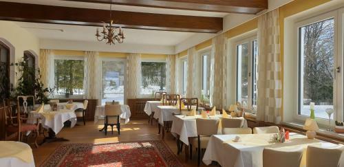 Doris Musill's Lebensfreude Hotel Caf�-restaurant