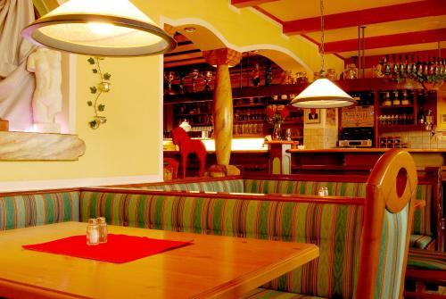 Hostal Gasthof Wei�es R�ssl