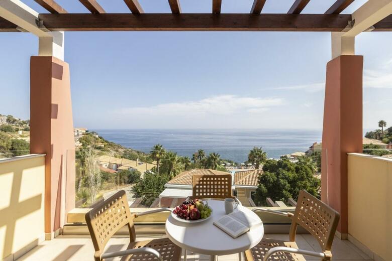 Hotel Apostolata Island Resort And Spa