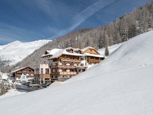 Burghotel Alpengl�hn
