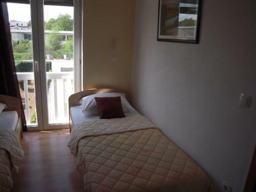 Hostal Guest House Regina Mundi