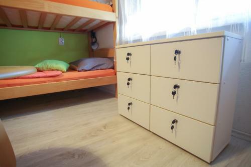 Hostal Guesthouse Adi