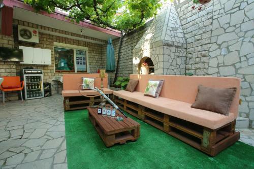 Hostal Guesthouse Adi