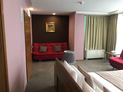 Hotel R