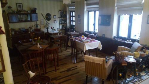 Hostal Ada Hotel