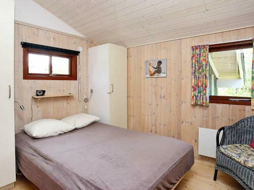 Three-bedroom Holiday Home In �lb�k 1