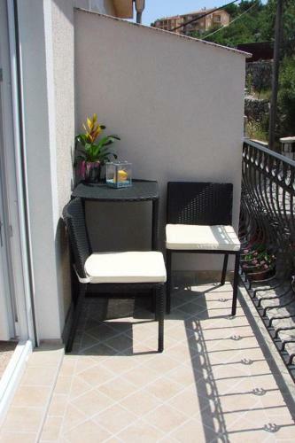 Apartment Vrbnik 5299a