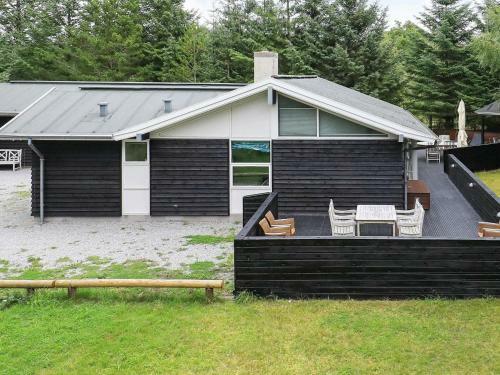 Four-bedroom Holiday Home In �lb�k 9