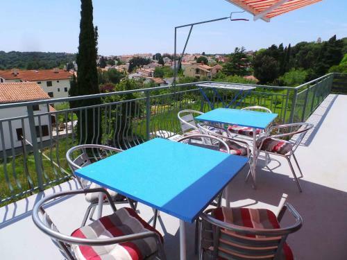 Three-bedroom Apartment In Premantura II
