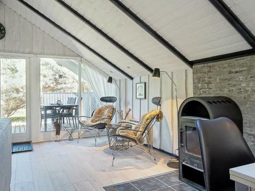 Three-bedroom Holiday Home In Aakirkeby 6