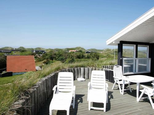 Two-bedroom Holiday Home In Blokhus 3