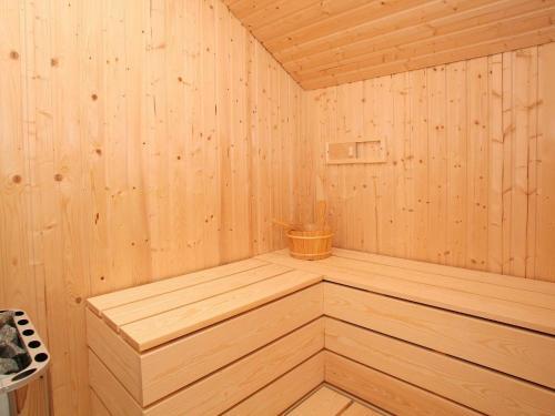 Three-bedroom Holiday Home In L�kken 40