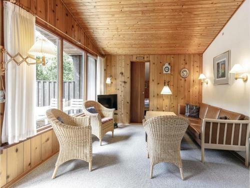 Holiday Home Loftsg�rdsskoven Aakirkeby